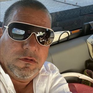 Meet your Posher, Leonel